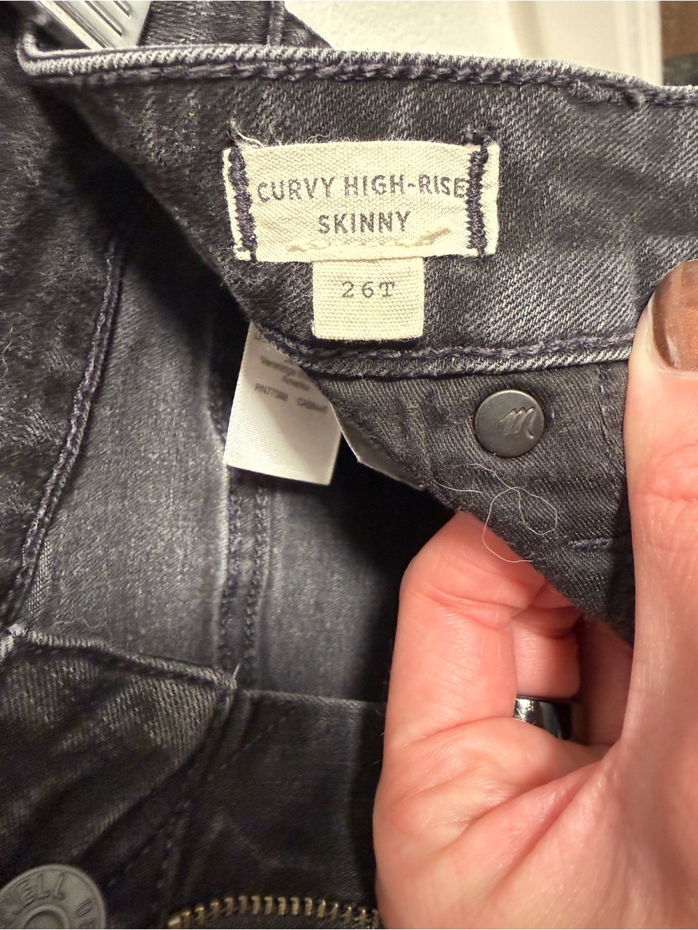 Madewell Black Curvy High-Rise Skinny Jeans, Tall 26T - Picture 4 of 9